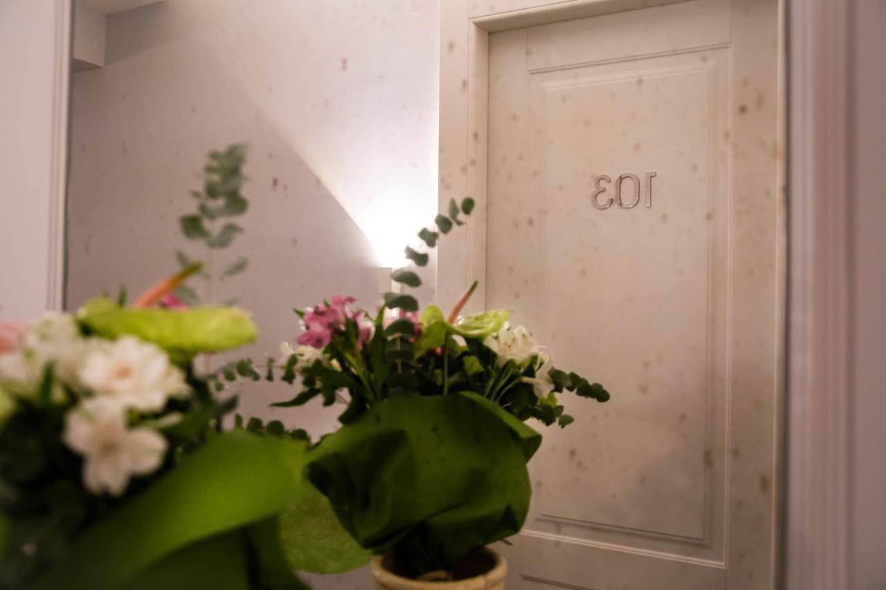 Relais San Lorenzo In Lucina Rome Luaran gambar